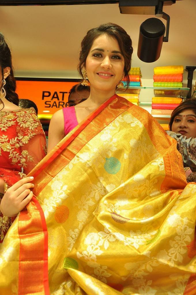 Raashi Khanna at KLM fashion mall store launch at Nellore. Raashi Khanna,Mehreen Pirzada,KLM fashion mall,KLM fashion mall launch,KLM fashion mall opening,Raashi Khanna pics,Raashi Khanna images,Mehreen Pirzada pics,Mehreen Pirzada images