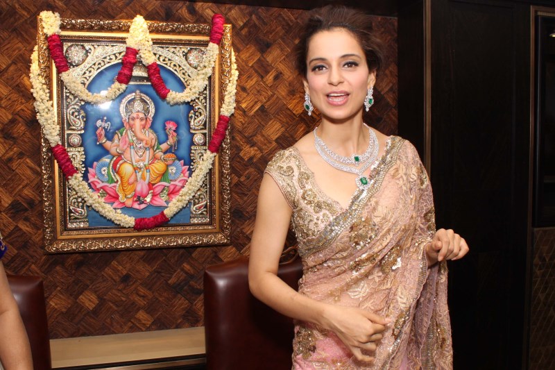 Kangana Ranaut Photos Kangana Ranaut and Dia Mirza Launches Jewellery Show in Delhi,Kangana Ranaut,actress Kangana Ranaut,Kangana Ranaut latest pics,Kangana Ranaut images,Dia Mirza,actress Dia Mirza,Dia Mirza pics,Dia Mirza images,Dia Mirza latest photos