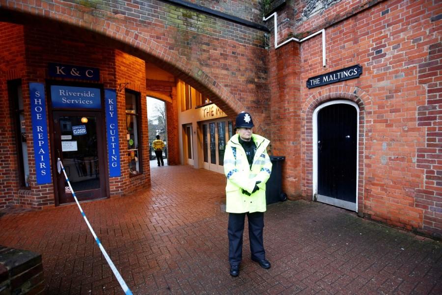 A police officer stands on duty outside a pub which has been secured as part of the investigation into the poisoning of former Russian intelligence agent Sergei Skripal and his daughter Yulia, in Salisbury, Britain. Russian double agent,Russian agent,Sergei Skripal,Sergei Skripal and his daughter,former Russian double agent