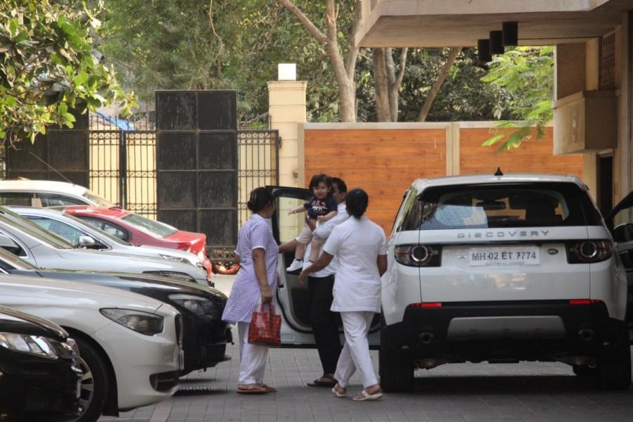 Taimur Ali Khan spotted at Amrita Arora house. Taimur Ali Khan,taimur ali khan pictures,Taimur Ali Khan photos,Taimur Ali Khan cute pics,Taimur Ali Khan cute images,Taimur viral pics,Taimur viral photos,Kareena Kapoor,Kareena Kapoor son,Kareena Kapoor son taimur