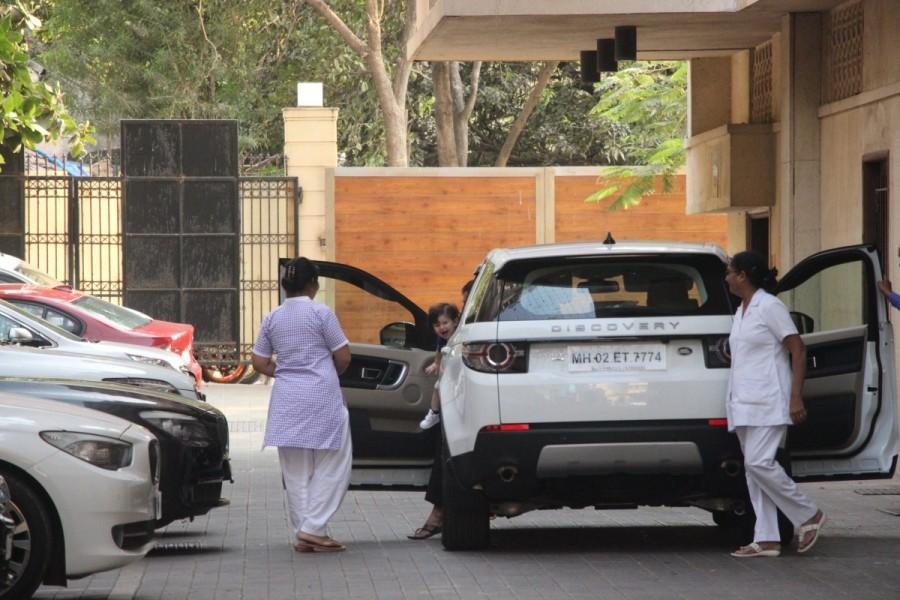 Kareena Kapoor's son Taimur Ali Khan snapped at Amrita Arora house. Taimur Ali Khan,taimur ali khan pictures,Taimur Ali Khan photos,Taimur Ali Khan cute pics,Taimur Ali Khan cute images,Taimur viral pics,Taimur viral photos,Kareena Kapoor,Kareena Kapoor son,Kareena Kapoor son taimur