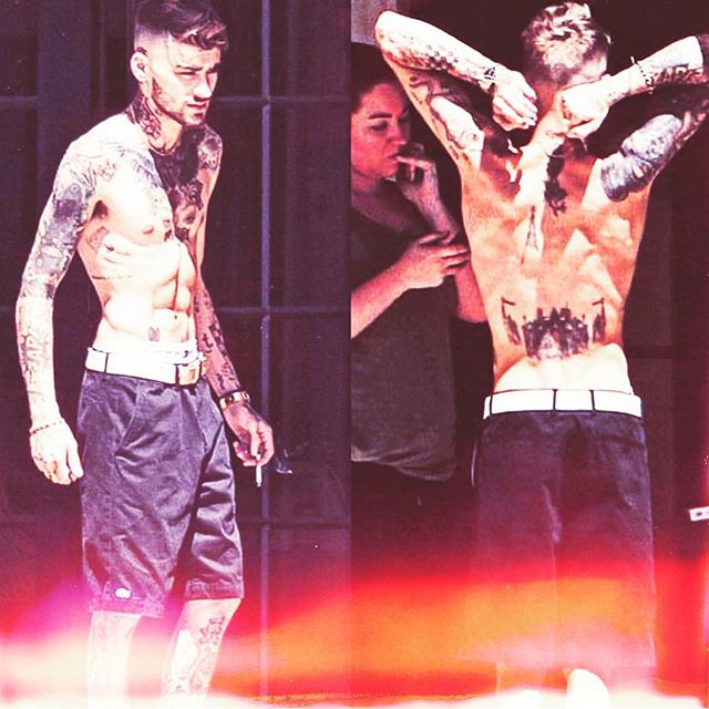 Zayn Malik Posts Shirtless Pics First Time Since Split From Gigi Hadid Photosimagesgallery 