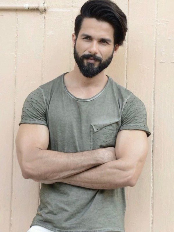 Shahid Kapoor: Shahid will be starring in Shree Narayan Singh's 'Batti Gul Meter Chaalu' releasing later this year. He was spotted shooting along the lanes of Tehri and will be working alongside Yami Gautam who plays a lawyer and Shraddha Kapoor who plays his love interest. Akshay Kumar,Shahid Kapoor,Richa Chadha,Taapsee Pannu,Kunal Khemu,Akshaye Khanna,Akshay and Arshad Warsi,Arshad Warsi