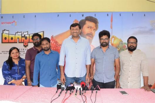 Telugu movie Rangasthalam press meet event held at Hyderabad. Celebs like Sukumar, Chandrabose, Art director Ramakrishna and others graced the event.