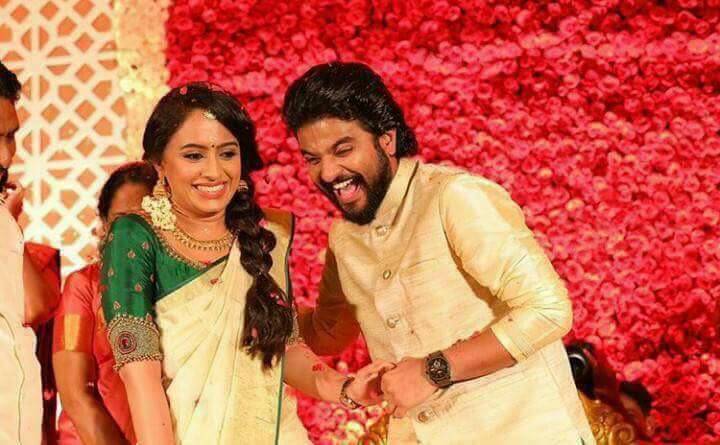 Neeraj Madhav started his career with the Buddy Malayalam movie. Neeraj Madhav,Neeraj Madhav wedding,Neeraj Madhav engagement,Neeraj Madhav engagement pics,Neeraj Madhav engagement images,Neeraj Madhav and Deepthi,Deepthi,Deepthi wedding