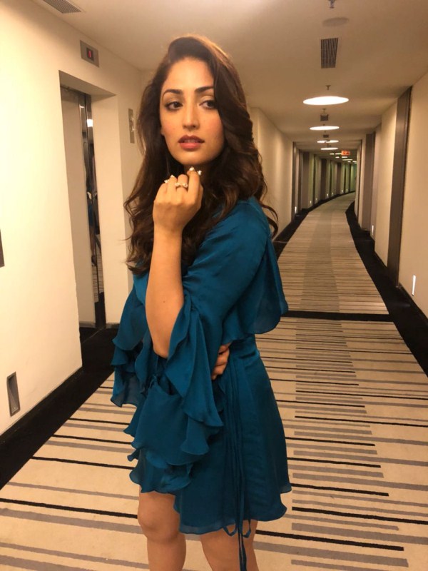 Yami looks stylishly comfortable in this beautiful attire. Yami Gautam,actress Yami Gautam,Yami Gautam pics,Yami Gautam images,Yami Gautam wallpapers,Yami Gautam hot pics