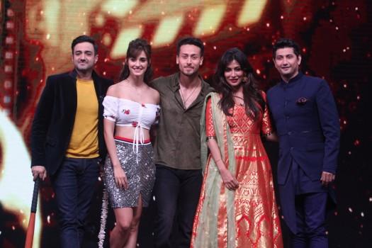 Tiger Shroff and Disha Patani promoting their upcoming movie Baaghi 2 on the sets of Zee TV's Dance India Dance Li'l Masters.