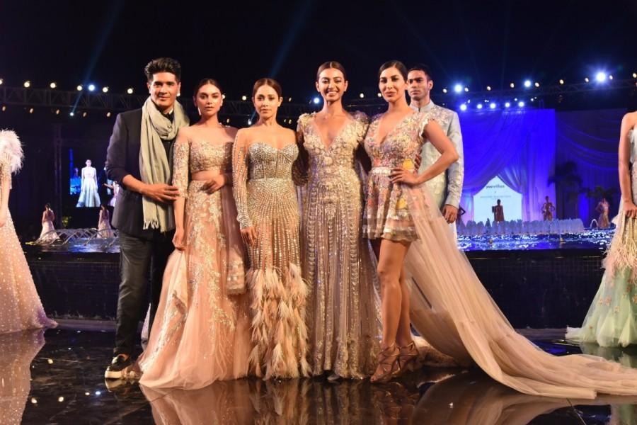 Manish Malhotra unveiled his Summer 2018 Couture collection tonight over a spectacular show hosted at the Yoo Villas in Pune. Radhika Apte,Aditi Rao,Nushrat Bharucha,Manish Malhotra,Manish Malhotra summer couture 2018,Manish Malhotra summer couture
