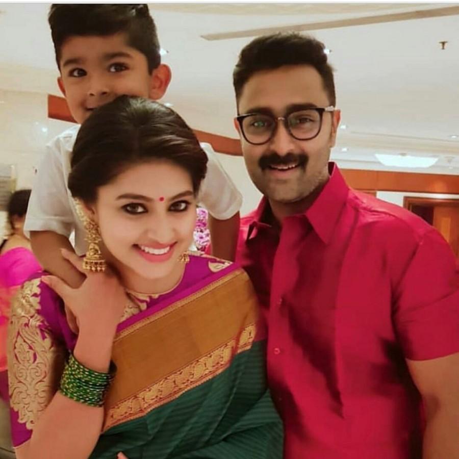 Actress Sneha and Prasanna along with their son Prasanna Vihaan at Actor Ashok Kumar's wedding. Prasanna,Sneha,Prasanna and Sneha,Prasanna with wife Sneha,Ashok Kumar,Ashok Kumar wedding,Ashok Kumar marriage,Ashok Kumar wedding pics,Ashok Kumar wedding images,Prasanna Vihaan