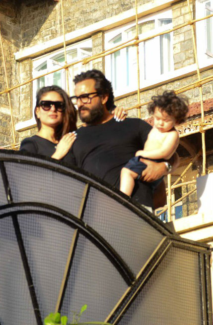 Shirtless Taimur Ali Khan soaks in the sun with parents Saif Ali Khan and Kareena Kapoor Khan. Taimur Ali Khan,Taimur Ali Khan Shirtless,Taimur Ali Khan Shirtless pics,Taimur Ali Khan pics,Taimur Ali Khan images,Saif Ali Khan and Kareena Kapoor Khan,Saif Ali Khan,Kareena Kapoor Khan