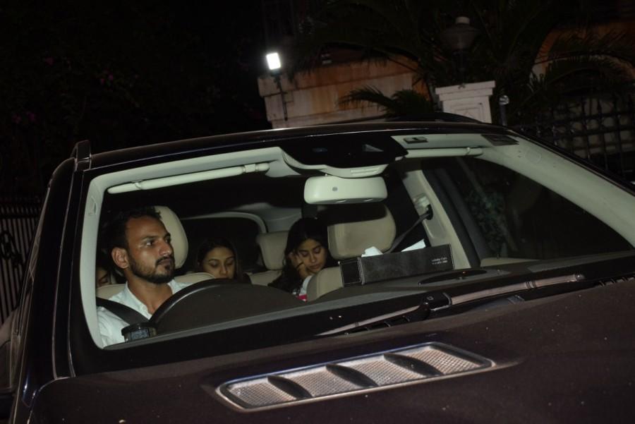 Sridevi's daughters Janhvi Kapoor and Khushi Kapoor spotted at Arjun Kapoor's home. Janhvi Kapoor and Khushi Kapoor,Janhvi Kapoor,Khushi Kapoor,Arjun Kapoor,Boney Kapoor,Sridevi Kapoor,Sridevi daughters