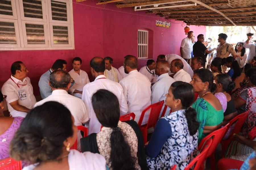 Congress President Rahul Gandhi along with Karnataka CM Siddaramaiah interacts with the fishermen community of Thenka Yermal on 20th March. Rahul Gandhi and Siddaramaiah,Rahul Gandhi,Siddaramaiah,Congress President Rahul Gandhi,CM Siddaramaiah,Thenka Yermal