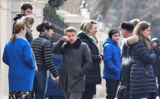Russian embassy,Russian embassy in London,Buses leave Russian embassy,London expelled,Moscow