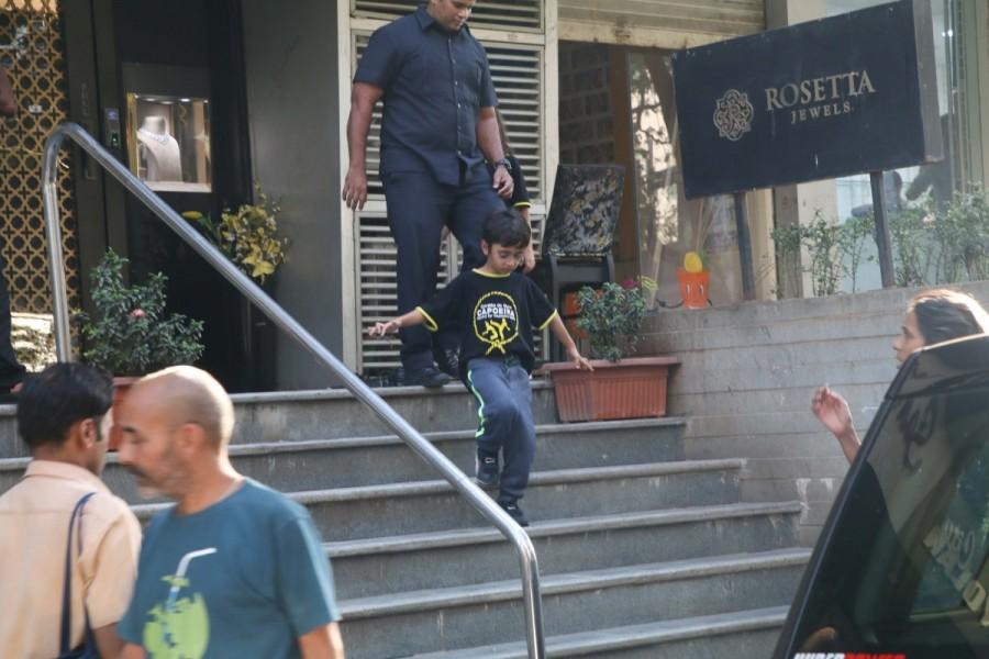 Azad Rao Khan was clicked by the paparazzi outside martial arts class in Bandra. Aamir Khan,actor Aamir Khan,Aamir Khan son,Aamir Khan son Azad,Azad,Azad Rao Khan,Azad Rao Khan pics,Azad Rao Khan images