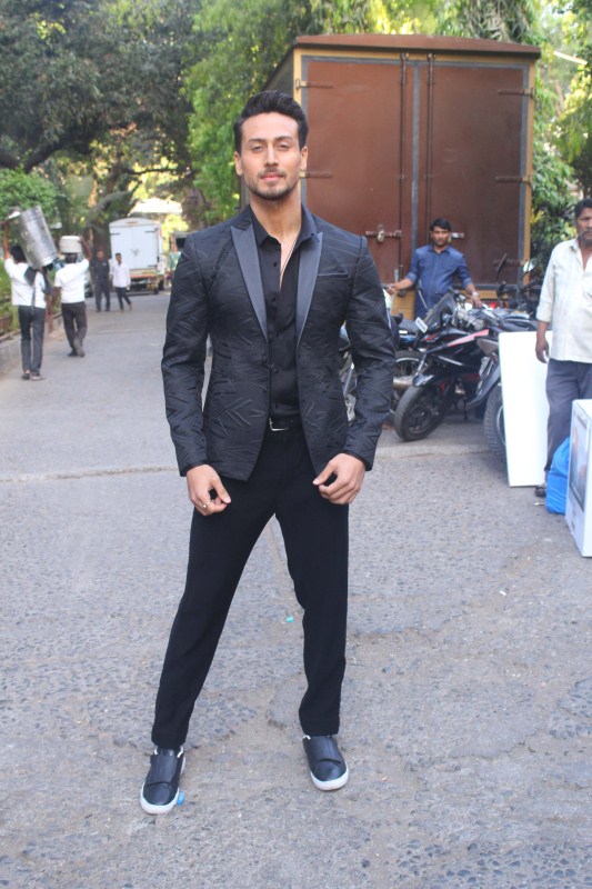Baaghi 2 actor Tiger Shroff snapped at Filmistan studio in Mumbai. Rohit Shetty,Tiger Shroff,Karan Johar,Rohit Shetty at Filmistan studio,Tiger Shroff at Filmistan studio,Karan Johar at Filmistan studio,Filmistan studio,celebs at Filmistan studio