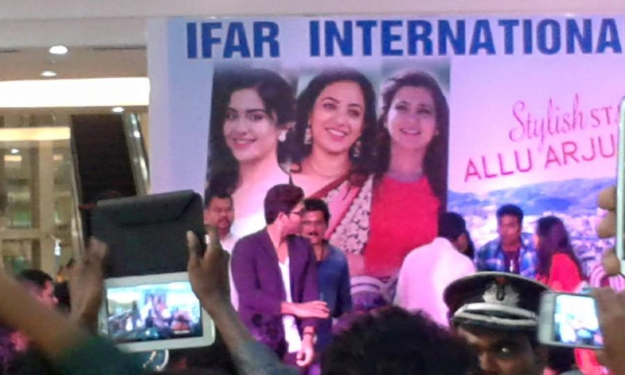 Allu Arjun Promotes 'S/O Satyamurthy' (Son of Satyamurthy) in Kochi Son of Satyamurthy,S/o Satyamurthy,Allu arjun,allu arjun in kochi,S/o Satyamurthy promotions