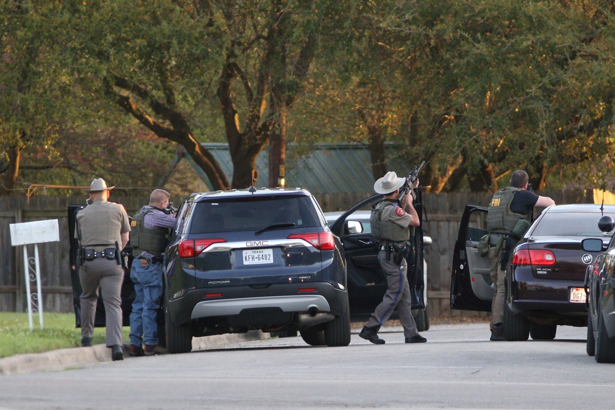 Texas Bombing Spree Ends As Suspect Blows Self Up On Roadside - Photos ...