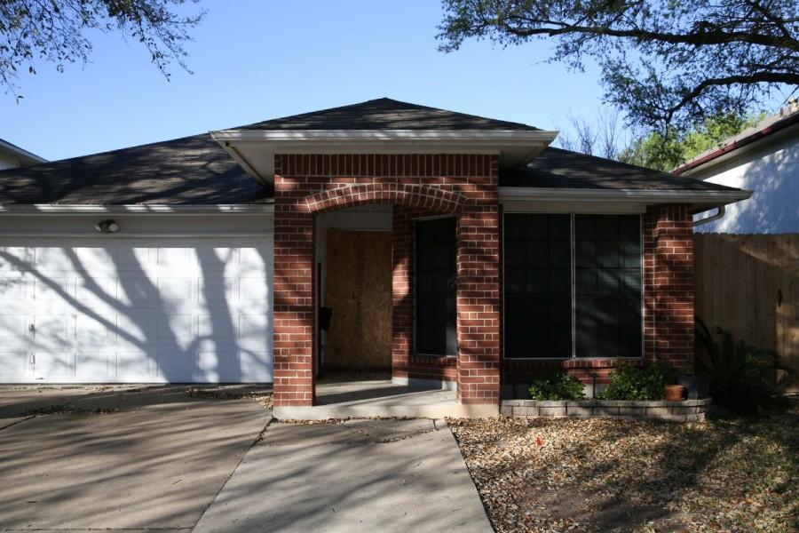 A home targeted by a bomb blast that killed a man earlier in the month is pictured on Haverford Drive in Austin, Texas, U.S., March 20, 2018. Austin,Texas bombing spree