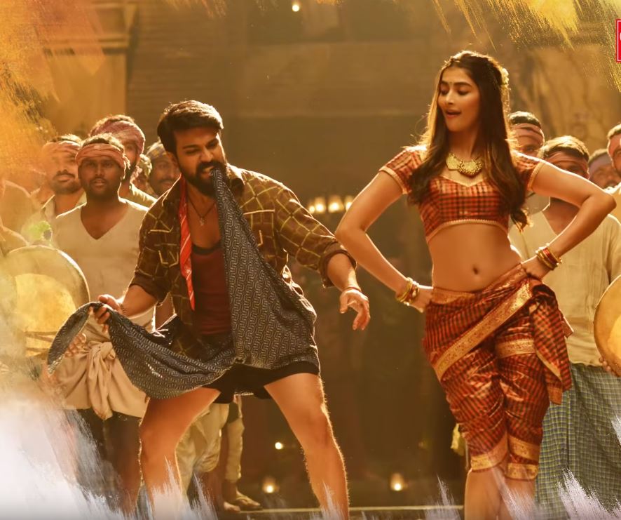 Rangasthalam Ram Charan And Pooja Hegdes Working Stills From Jigelu Rani Song Photosimages