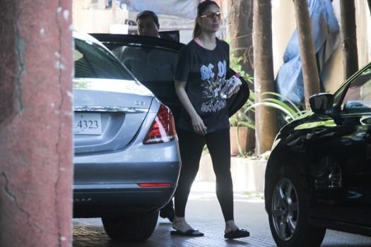 Hotness Alert: Kareena Kapoor Khan raises the temperature in her latest gym avatar.