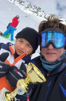 After busy shooting for Aanand L Rai's Zero, SRK holidays with son AbRam, wife Gauri Khan in Switzerland. Actor Shah Rukh Khan took social media and shared a picture on Twitter with the caption, 