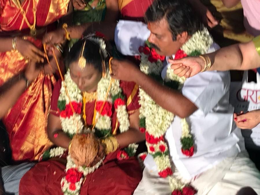 IBTimes team wishes a very happy married life to the actor. Comedian Munishkanth,Munishkanth,Munishkanth wedding,Munishkanth marriage,Munishkanth weds Thenmozhi,Munishkanth and Thenmozhi