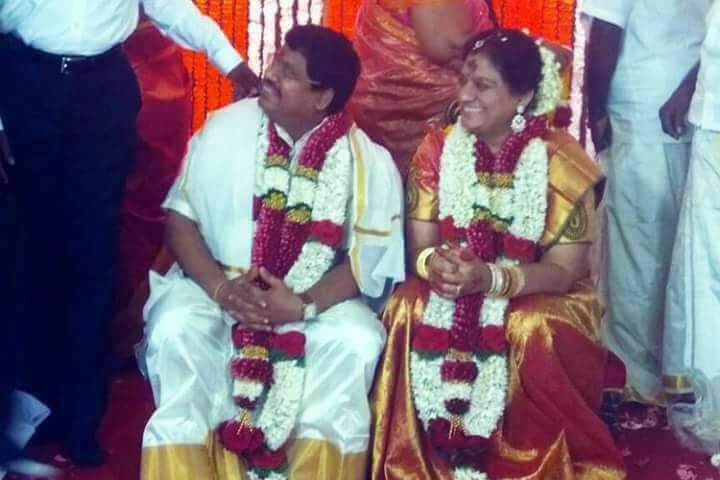 Rajya Sabha MP Sasikala marries lawyer B Ramaswamy in a Hindu Style. Sasikala Pushpa,Sasikala Pushpa wedding,Sasikala Pushpa marriage,Sasikala Pushpa wedding pics,Sasikala Pushpa marriage pics,Sasikala Pushpa weds Ramaswam,lawyer B Ramaswamy