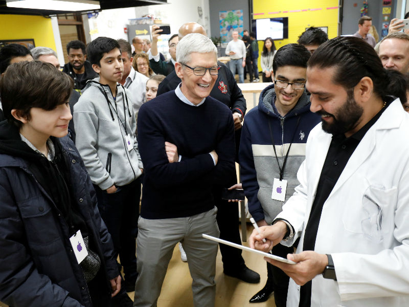 Tim Cook, Chief Executive Officer of Apple Inc., tours a technology lab at an education-focused event at Lane Technical College Prep High School in Chicago. Apple,Apple CEO Tim Cook,Apple educational event,Apple Pencil,Cassey Williams,Cathleen Richardson,chicago,Froggipedia App,Greg Joswiak,IOS,ipad,iPad 9.7,iPhone,Lane Technical College Prep High School,Susan Prescott,Tim Cook