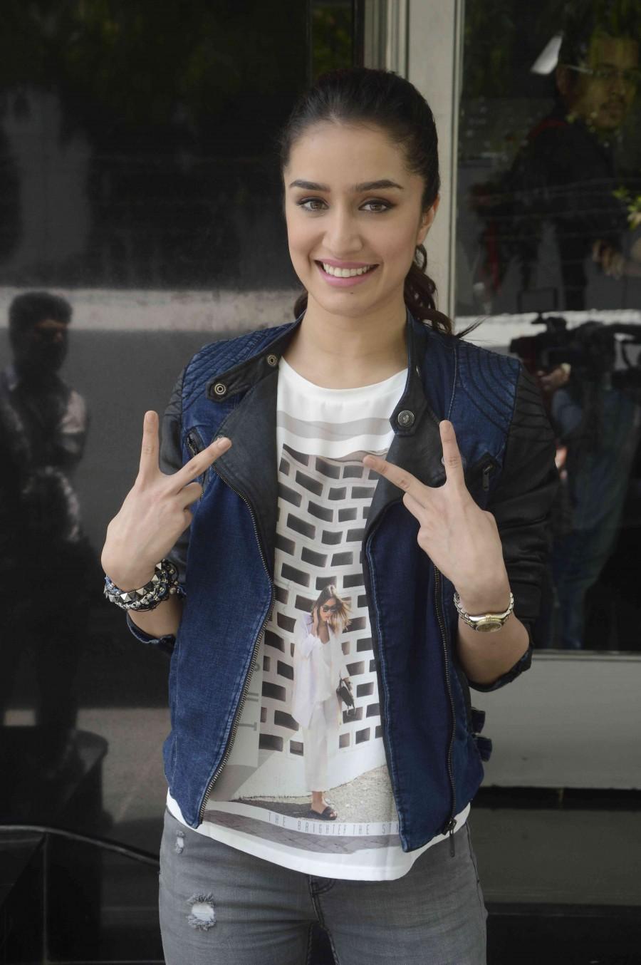 ABCD 2,ABCD 2 promotions,Varun Dhawan,Shraddha Kapoor,DID super mom,govinda,photos