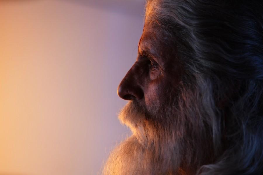 In the Hindi film industry, Amitabh will soon be seen in "102 Not Out" along with veteran actor Rishi Kapoor. Amitabh Bachchan,Chiranjeevi,Nayanthara,Chiranjeevi and Nayanthara,Sye Raa Narasimha Reddy,Sye Raa Narasimha Reddy first look,Sye Raa Narasimha Reddy poster