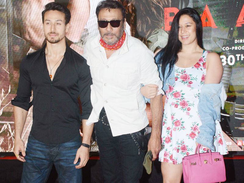Tiger Shroff – Jackie and daughter Krishna at Baaghi 2 special screening. Akshay Kumar,Disha Patani,Huma Qureshi,Vivek Oberoi,Suniel Shetty,Tiger Shroff,Baaghi 2,Baaghi 2 special screening,Baaghi 2 special screening pics,Baaghi 2 special screening images