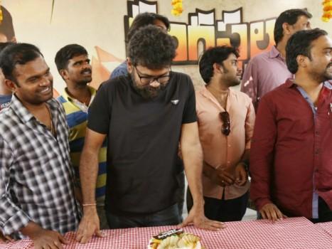 Telugu movie Rangasthalam press meet held in Hyderabad. Celebs like Sukumar, Anasuya, Vijaya Naresh,Mohan Cherukuri, Kadambari Kiran and others graced the event.