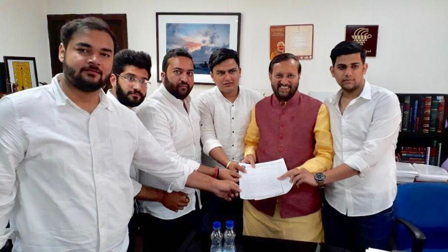 Leaders of the Congress-affiliated National Students Union of India also demanded that the affected students be given the option to re-appear in the Class 10 and 12 exams which will be re-taken by the Central Board of Secondary Education. CBSE paper leak,NSUI meets Javadekar,CBSE,CBSE chief sacked,CBSE chief,Prakash Javadekar,Anita Karwal