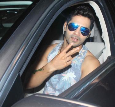 Varun Dhawan spotted at Juhu