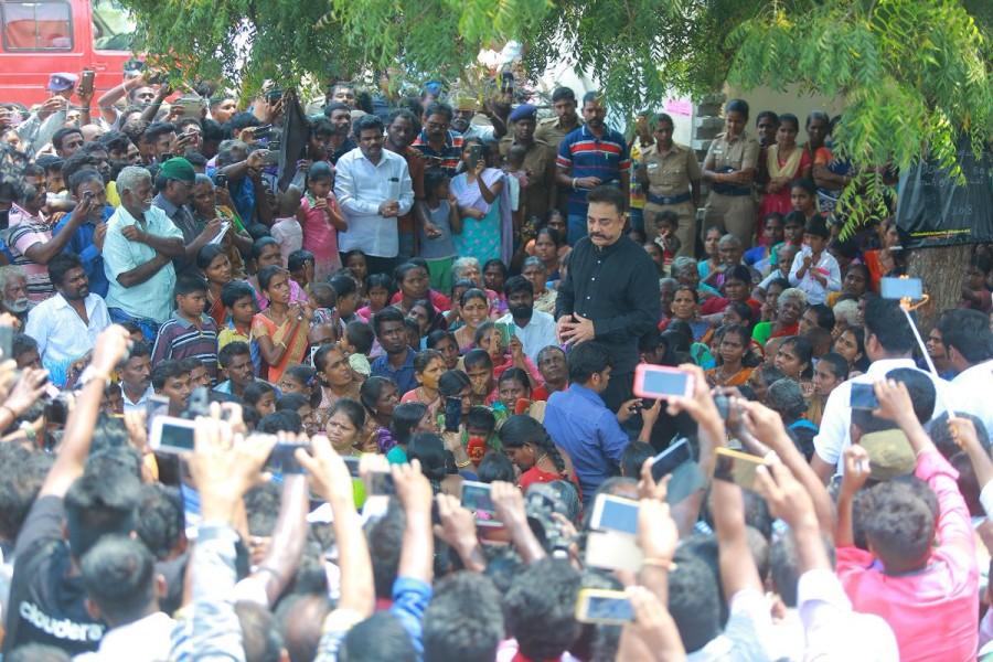 Actor-turned-politician Kamal Haasan joins Sterlite protest at Thoothukudi. Kamal Hassan,actor Kamal Hassan,Sterlite protest,Sterlite protest at Thoothukudi,Thoothukudi,Kamal Hassan at Sterlite protest