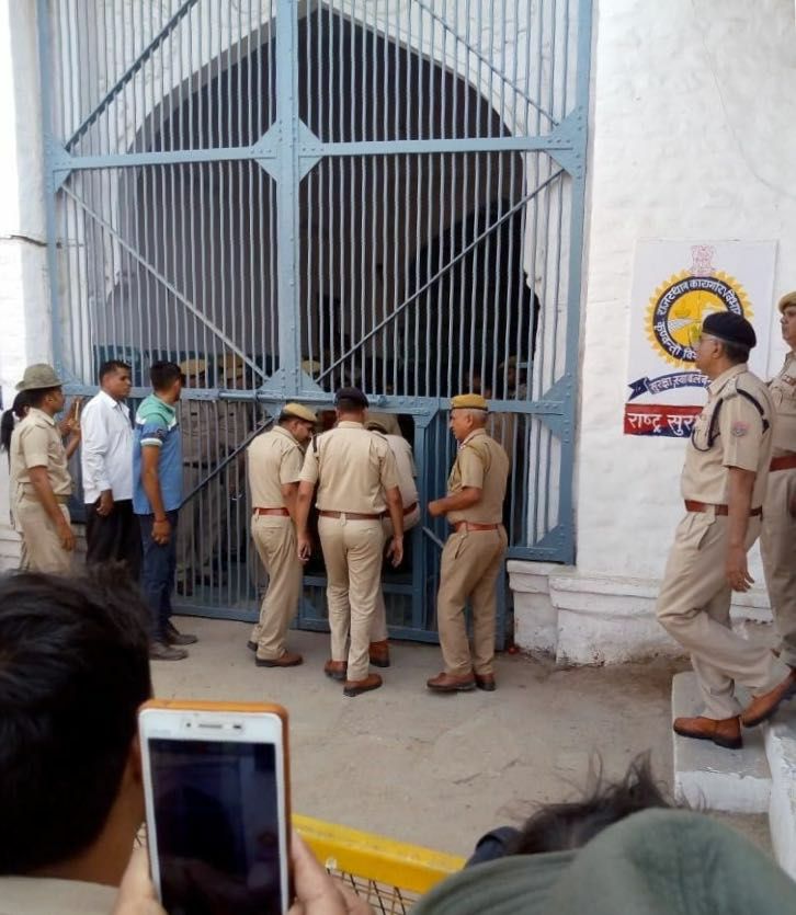 Blackbuck poaching case: Bollywood actor Salman Khan reaches Jodhpur central jail. Salman Khan,Salman Khan reaches Jodhpur central jail,Salman Khan reaches central jail,Salman Khan at central jail,Blackbuck poaching case,salman khan Blackbuck poaching case
