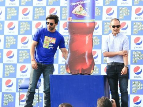 Bollywood actor Ranbir Kapoor took to the streets of Mumbai on Thursday as part of Pepsi's latest 'Kyun Sookhe Sookhe Hi' campaign. He regaled fans with anecdotes from his college days when he and his friends skipped class to go out and eat.