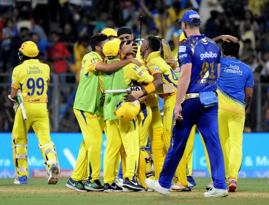 Earlier, Mumbai Indians posted 165/4 in 20. Suryakumar Yadav (43 off 29 deliveries), Krunal Pandya (41 not out off 22), Ishan Kishan (40 off 29) and Hardik Pandya (22 not out off 20) were the main contributors for three-time champions Mumbai. After CSK captain Dhoni won the toss and elected to bowl, these four Mumbai batsmen helped the hosts recover from a poor start which resulted from the dismissals of openers Ervin Lewis (0), Rohit Sharma (15) inside 20 runs. While seamer Deepak Chahar got an LBW verdict against Lewis, Rohit was dismissed after a top-edge off veteran medium pacer Shane Watson was caught by Ambati Rayudu at backward point. Chennai Super Kings beat Mumbai Indians,Chennai Super Kings,Mumbai Indians,IPL 2018,IPL 2018 opening ceremony,MS Dhoni