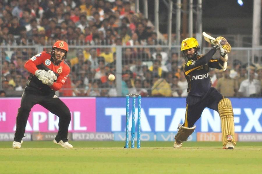 In came de Villiers and took the bowlers to the cleaners in his trademark fashion. The 34-year-old smashed Kuldeep Yadav for two consecutive sixes in the 10th over and then hit Mitchell Johnson for a four and a six two overs later. De Villiers survived a Decision Review System in the 12th over when the umpire gave him caught behind but reviews showed the ball missing the bat. He was then on 23. In just 27 balls, the pair brought up the 50-run partnership before Rana got the back of the duo in successive balls. De Villiers mistimed Rana and Johnson took the catch between long on and deep mid wicket. Kohli was yorked. Sarfraz Khan, who was retained by the franchise, managed just six runs with Johnson (1/30) taking his wicket while Mandeep and Woakes (5) fell to Vinay in the last over. Kolkata Knight Riders,Kolkata Knight Riders beat Royal Challengers Bangalore,KKR beat RCB,RCB,Royal Challengers Bangalore,Virat Kohli,IPL 2018,IPL 2018 pics,IPL 2018 images