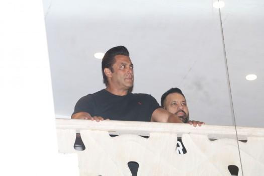 After spending two nights in a Jodhpur jail, superstar Salman Khan returned home to a hero's welcome with thousands of fans lined up at the Mumbai Airport and outside his Bandra home here on Saturday evening. Several thousands, ranging from toddlers in arms to youth, elderly men and women, many carrying placards and banners with Salman's pictures had been waiting after he was granted bail by Jodhpur Session Court Judge R. K. Joshi.