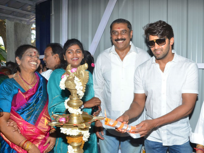 South Indian actor Arya inaugurates Ajay Rathnam's Badminton Academy "V Square" at Ayapakkam, Ambattur in Chennai on 10th April. Celebs like Dheeraj Vishnu Rathnam, Vishwesh Rathnam and others graced the event. Arya,actor Arya,Ajay Rathnam,Ajay Rathnam badminton academy,Ajay Rathnam badminton academy launch,Ajay Rathnam badminton academy pics,Ajay Rathnam badminton academy images