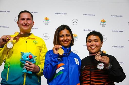 Indian shooter Heena Sidhu won gold in the women's 25 metre Pistol event at the 21st Commonwealth Games (CWG) here on Tuesday. Heena notched up a new CWG record of 38 points in the final to take the title in style. Elena Galiabovitch of Australia scroed 35 to take silver while Malaysia's Alia Sazana Azahari got bronze with 26.