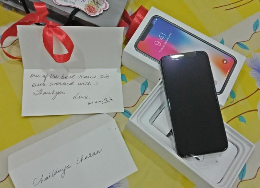 Superstar Mahesh Babu has gifted iPhone X to all assistant directors of Bharat Ane Nenu for their efforts. Mahesh Babu,actor Mahesh Babu,Bharat Ane Nenu,Bharat Ane Nenu crew,Bharat Ane Nenu cast,IPhoneX mobiles,IPhone X mobiles