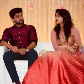 Jimikki Kammal fame Sheril G Kadavan to Praful Tomy Amamthuruthil on Sunday (8th April) in Kerala. Sheril shared his engagement pictures on Facebook with the caption, 