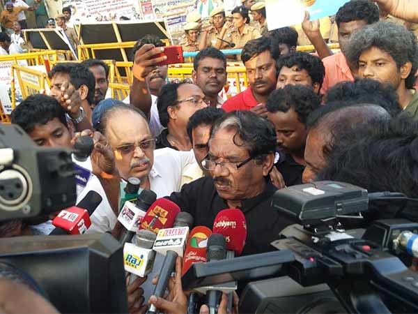 Cauvery water row: Tamil directors Bharathiraja, Vetrimaran, Gowthaman and Ameer protest against Prime Minister Modi's visit to Chennai Bharathiraja,Vetrimaran,Gowthaman,Ameer,Modi in Chennai,Cauvery water row,tamil nadu cauvery water row,Cauvery water protest