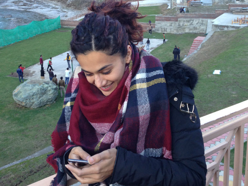 Speaking about her experience, Taapsee said, "I have only heard from people how beautiful Kashmir is but never got a chance to go there. Even though I detest cold weather I really had a great time on this place which is rightfully called the “paradise on Earth”. We only shot there for 3 days there but marked the end of shoot for Manmarziyaan and what better way than to call it a wrap other than the beautiful Sonmarg". Taapsee Pannu,actress Taapsee Pannu,Manmarziyan,Anurag Kashyap,Abhishek Bachchan,Vicky Kaushal,Manmarziyan on the sets