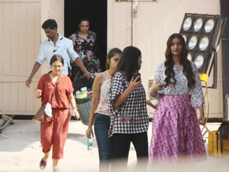 Veere Di Wedding starring Kareena Kapoor, Sonam Kapoor, Swara Bhasker and Shikha Talsania in the lead role, has been the talk of the town since the announcement. Today, Actress Sonam Kapoor spotted at the famous Mehboob Studios, shooting for her upcoming film Veere Di Wedding. The film is presented by Ekta's home banner Balaji Motion Pictures. The film is a romantic comedy is co-produced by Sonam's sister Rhea Kapoor, Ekta and Nikhil Dwivedi.