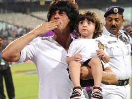 Shah Rukh Khan and his son AbRam turned into a doll,starkid,Shah Rukh Khan,AbRam,Shah Rukh Khan and AbRam,srk,Bollywood Badshah Shah Rukh Khan,actor Shah Rukh Khan