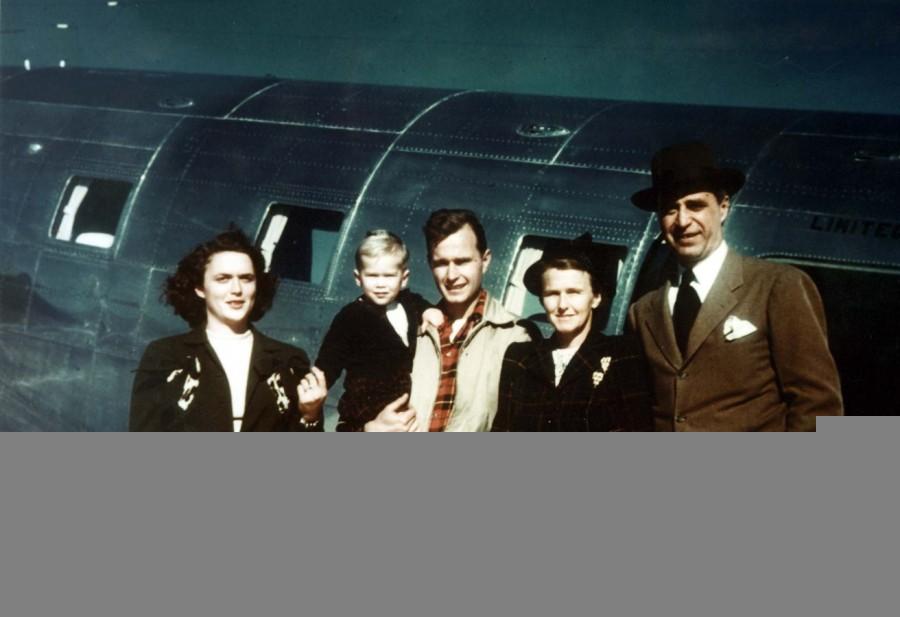 George W. Bush with his mother Barbara Bush, father, George Bush, and grandparents, Prescott and Dorothy Bush in Midland, Texas. Barbara Bush passes away,Barbara Bush,Barbara Bush dead,Barbara Bush passes,former First Lady,Barbara Bush rare pics,Barbara Bush rare images,Barbara Bush rare unseen pics,Barbara Bush rare unseen images