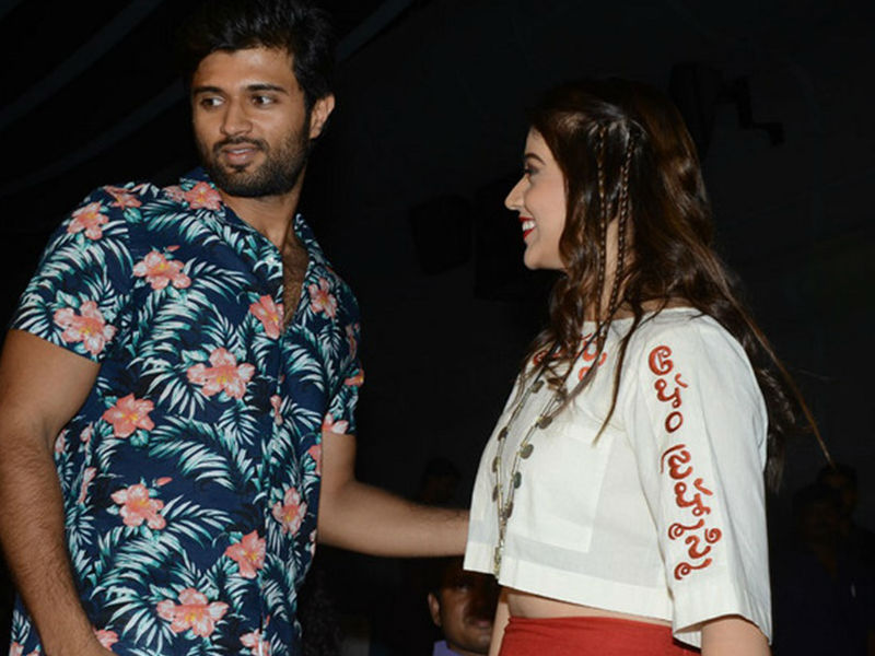 Vijay Devarakonda and Priyanka Jawalkar pose together during Taxiwala teaser launch in Hyderabad. Vijay Devarakonda,Priyanka Jawalkar,Malavika Nair,Taxiwala,Taxiwala teaser,Taxiwala teaser launch,Taxiwala teaser launch pics,Taxiwala teaser launch images,Taxiwala pics,Taxiwala images